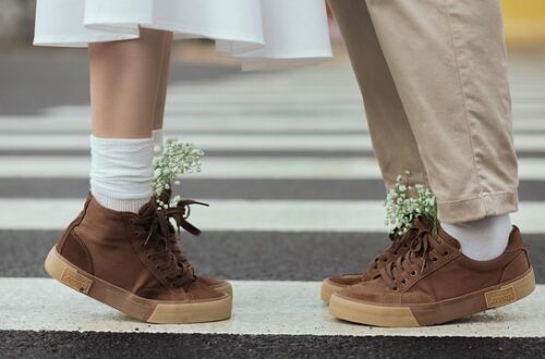 Sko, der sætter spor: Fra catwalk til gadebilledet